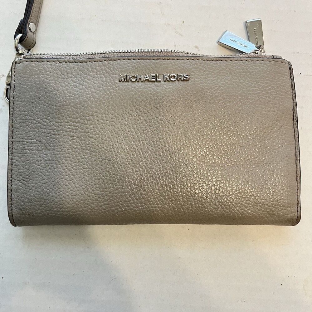 Michael Kors MK Jet Set Travel Double Zip Phone Wristlet Wallet Beige